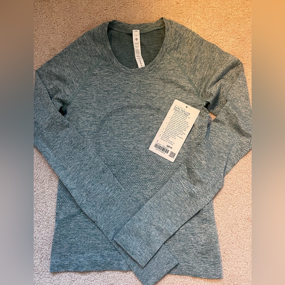 Brand NEW with tags lululemon swiftly tech long sleeve 2.0 race length size 4
